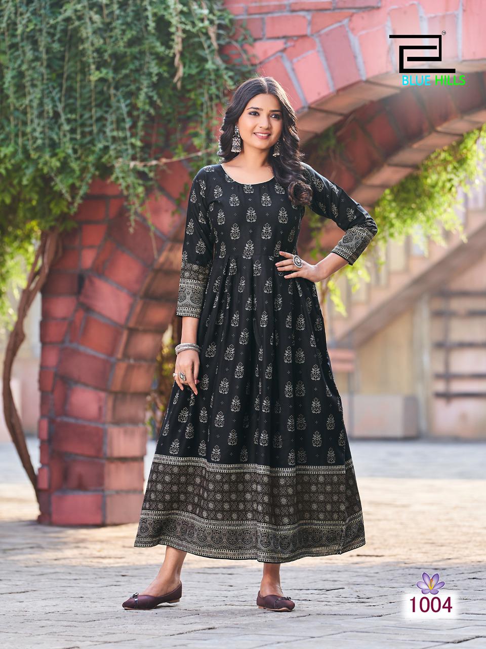 Reliance Trends  Official  Mark your calendar and get set to grab the  trendiest outfits at the Reliance Trends midseason sale Get 50 off on  27th 28th  29th May and